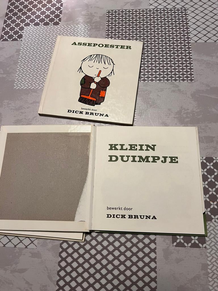 3 sprookjes bewerkt door Dick Bruna: Klein Duimpje/ Assepoes, Ophalen of Verzenden, Gelezen, Dick Bruna