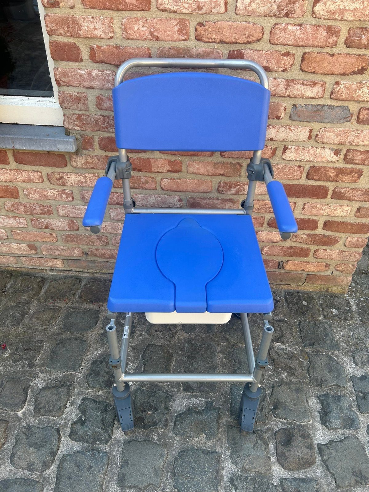 Fauteuil de toilette à roulettes, Divers, Chaises roulantes, Enlèvement, Comme neuf, Fauteuil roulant à pousser