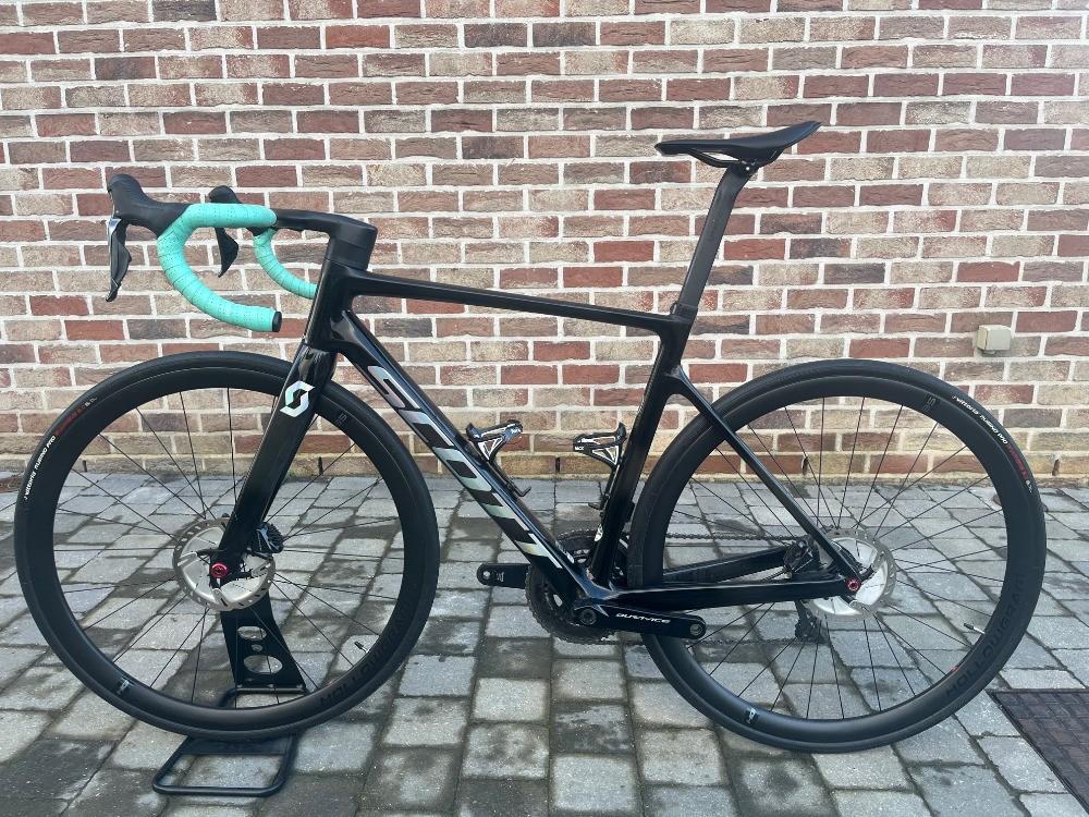 Vélo de route full carbone- Scott Addict RC Ultimate - M/54, 10 à 15 vitesses, Enlèvement, 28 pouces, Carbone