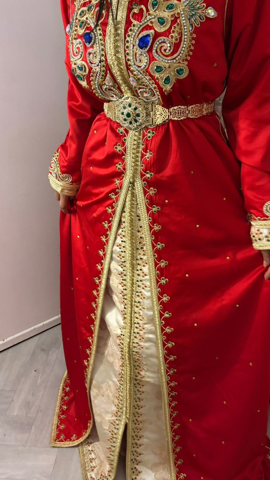 TE KOOP – Prachtige rode traditionele jurk, Vêtements | Femmes, Enlèvement, Comme neuf