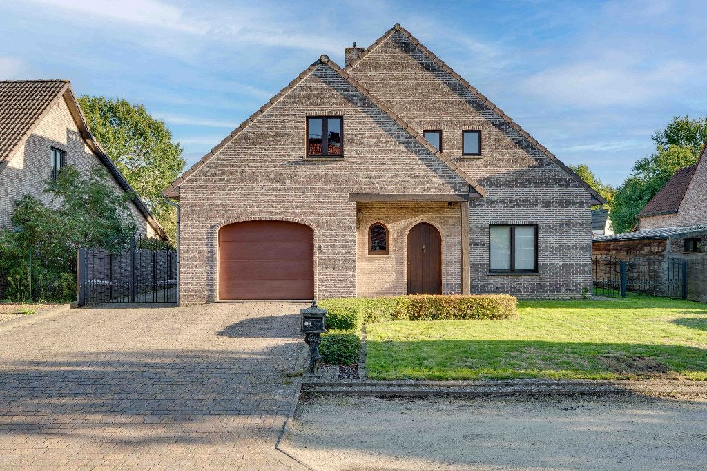 Ruime woning met 4 slaapkamers in Beverlo, Immo, 1000 tot 1500 m², Vrijstaande woning, Provincie Limburg, 4 kamers