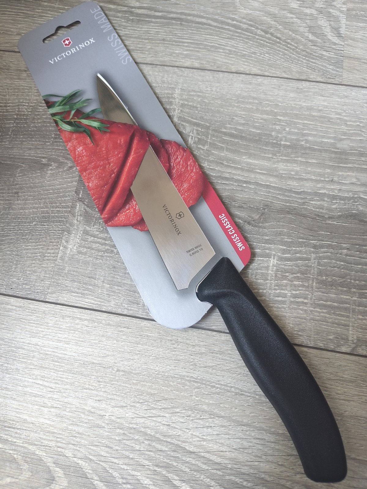 NEUF couteau à découper 19cm Victorinox, Maison & Meubles, Cuisine | Couverts, Enlèvement ou Envoi, Couteau à découper, Autres marques