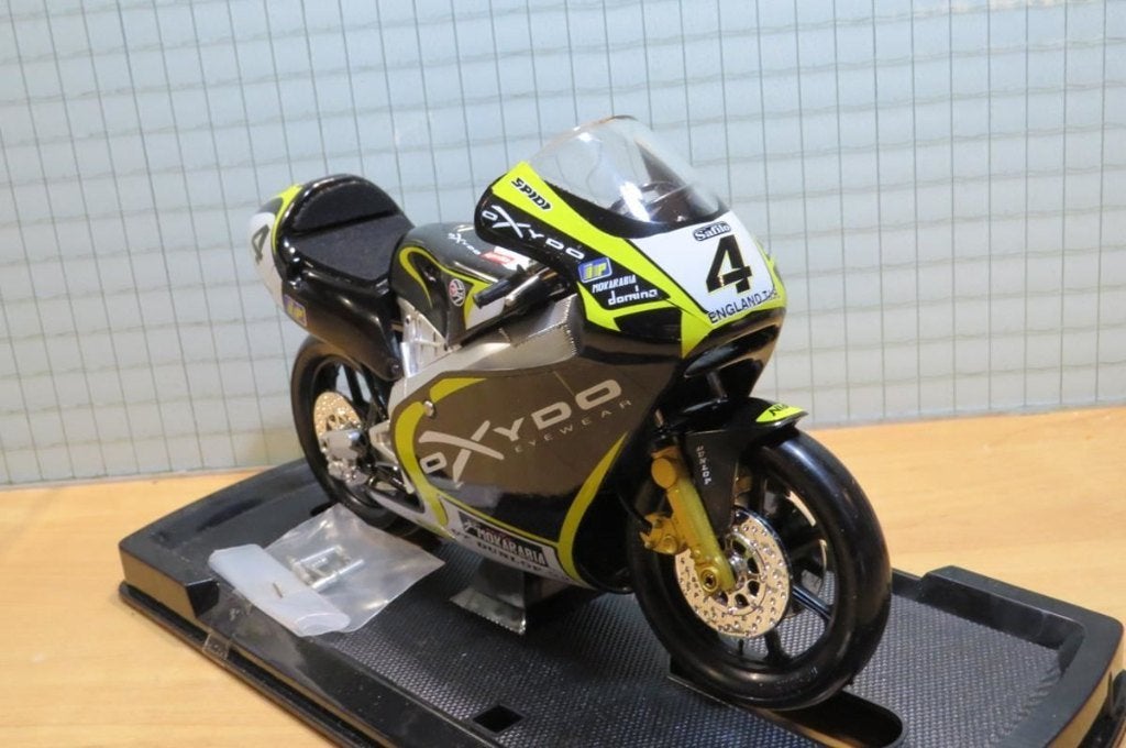 Lucio Cecchinello Aprilia RS125 1:10 guiloy, Hobby en Vrije tijd, Modelauto's | 1:5 tot 1:12, Ophalen of Verzenden, Nieuw, 1:9 t/m 1:12