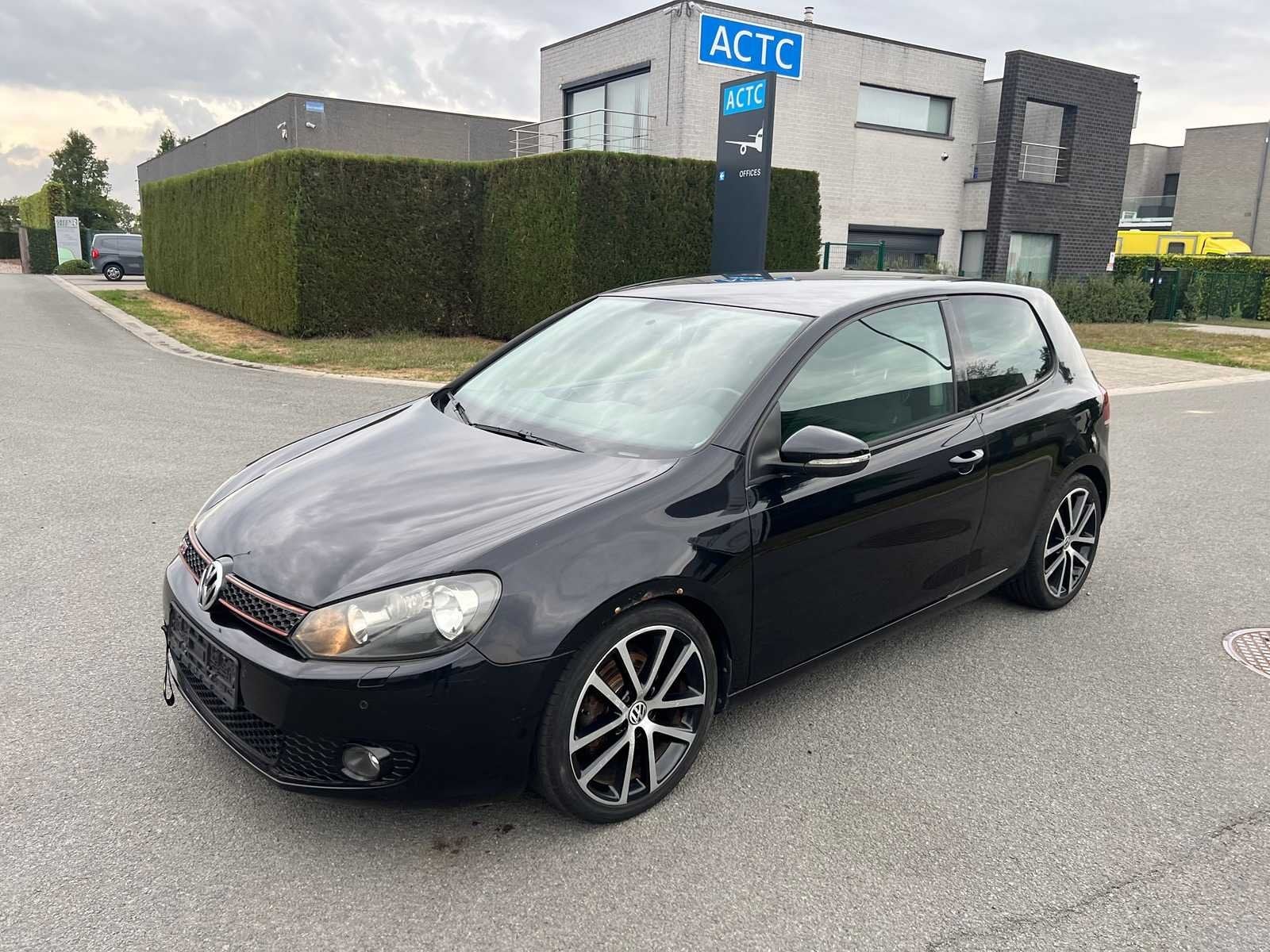 VOLKSWAGEN - 2010 - GOLF - 6 - Personenauto, Auto's, Euro 5, Gebruikt, Bedrijf, Handgeschakeld