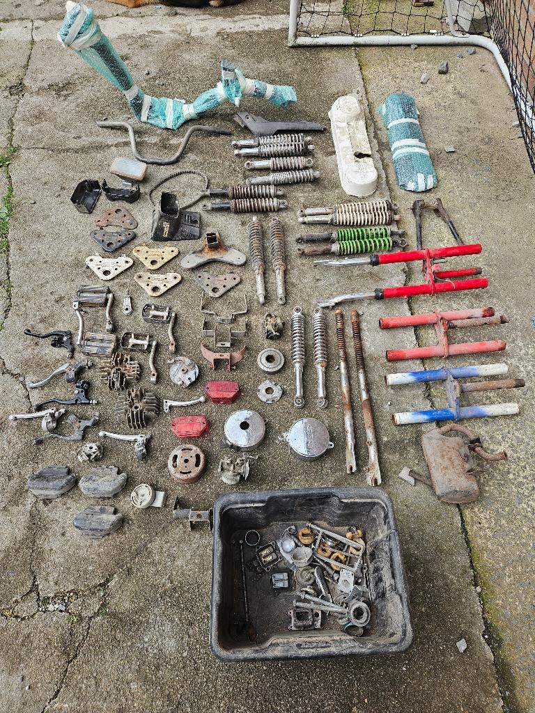 Lot Pieces honda camino, Vélos & Vélomoteurs, Enlèvement ou Envoi, Utilisé, Cadre, Honda