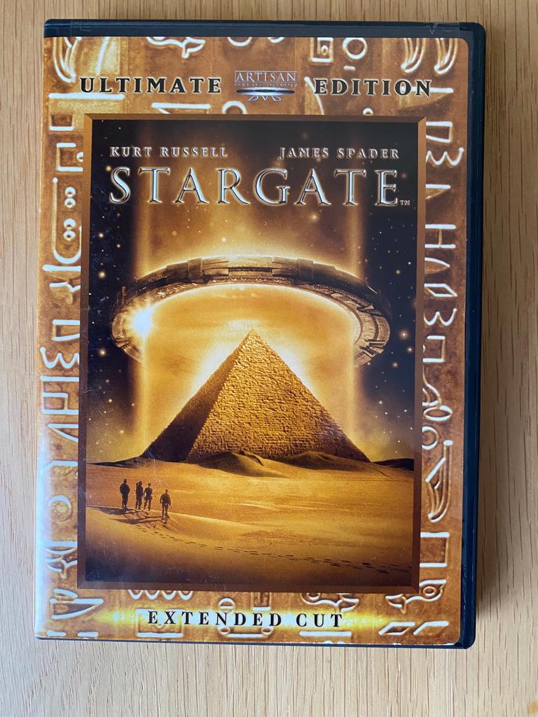 Dvd stargate SG1 seizoen 9 en 10 en dvd ultimate edition, Enlèvement, Comme neuf
