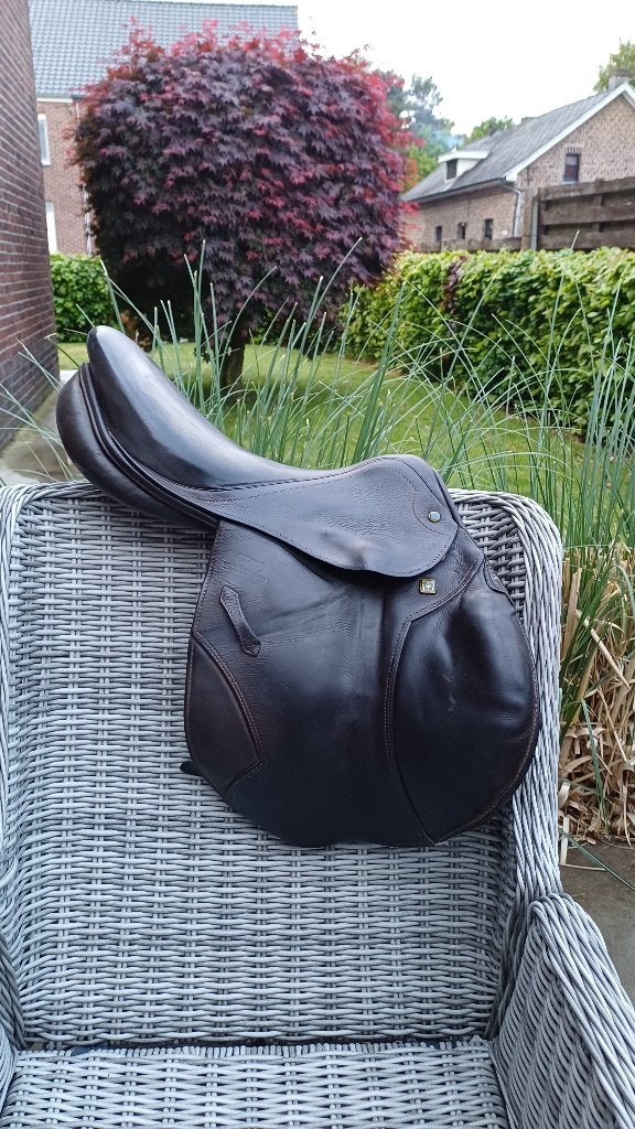 Stübben springzadel Portos, Dieren en Toebehoren, Ophalen, L (17.5 inch), Gebruikt, Stubben
