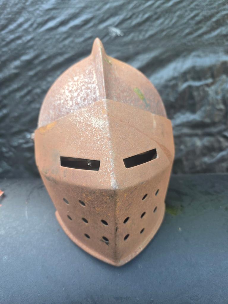 Casque medieval a nettoyez, Collections, Enlèvement ou Envoi