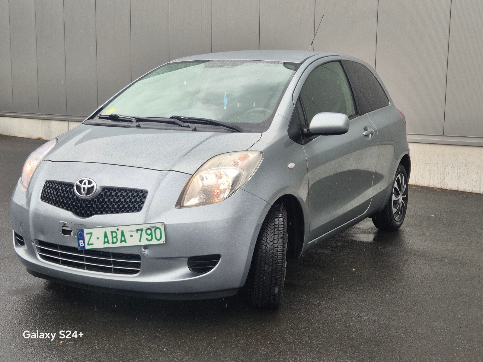 Toyota yaris 1.0 Essence 149... km 2006, Autos, Argent ou Gris, Achat, 998 cm³, Entreprise
