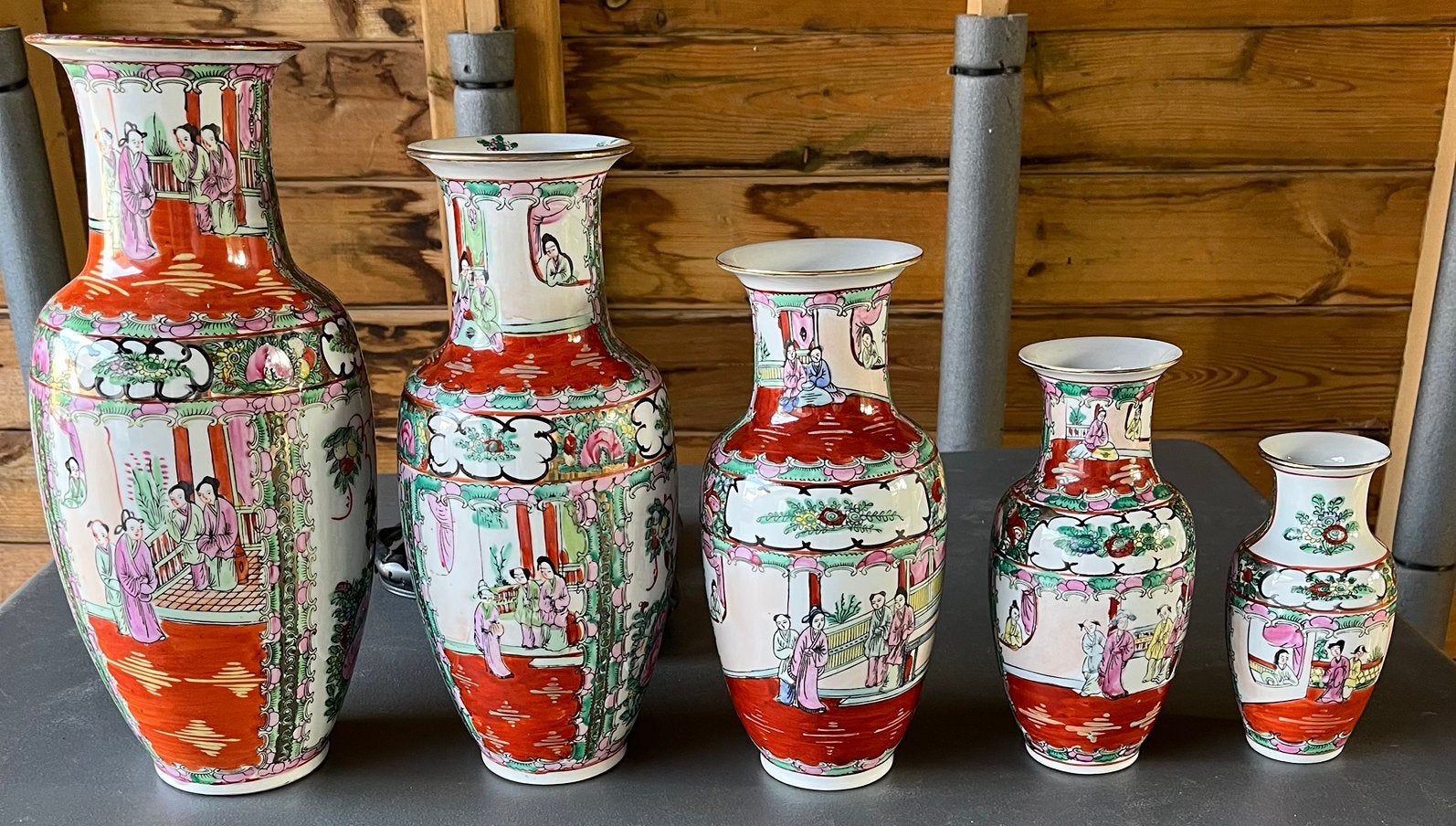 Chineze vazen familie Rose, Ophalen