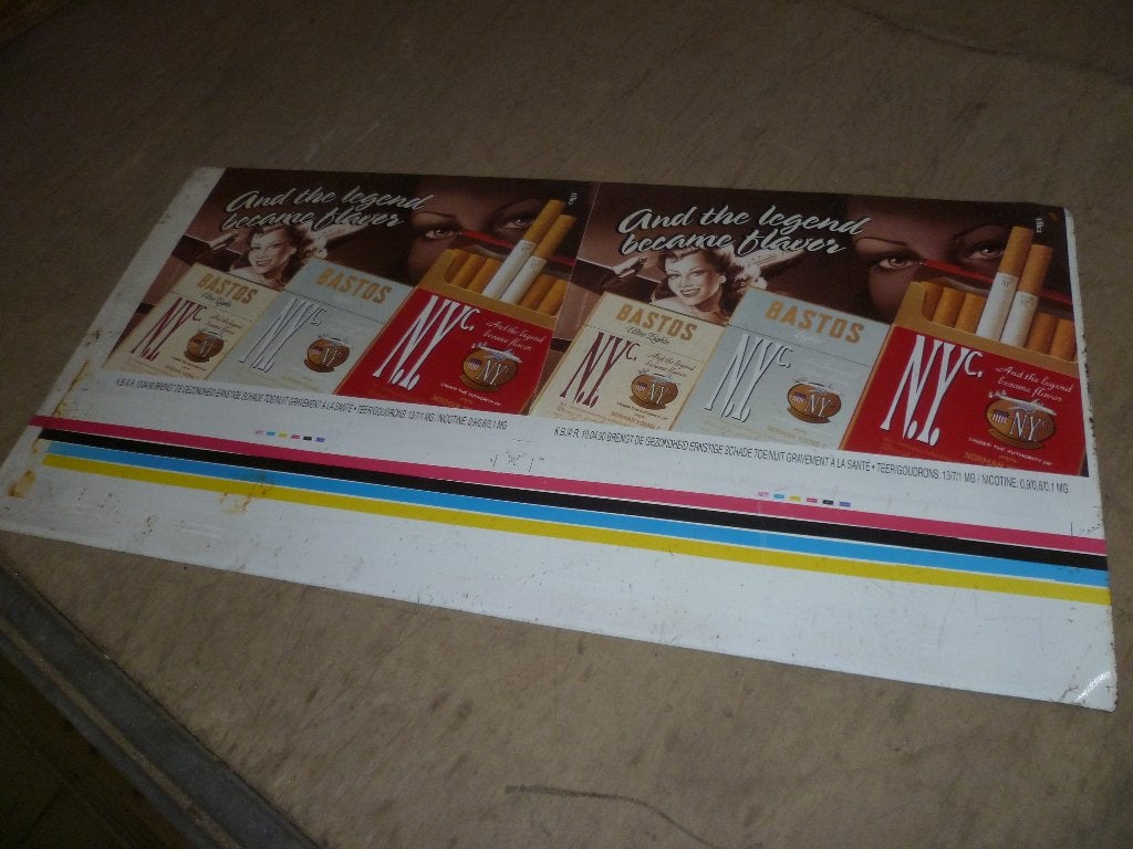 REKLAME BORD  CIGARETTEN IN METAAL, Verzamelen, Ophalen