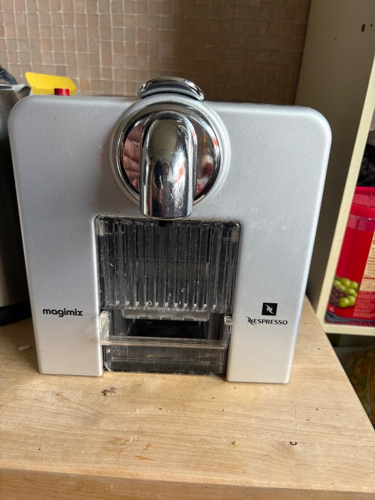 Magimix Nespresso Cube Koffiemachine – Goede staat!, Elektronische apparatuur, Koffiezetapparaten, Ophalen, Gebruikt, Koffiemachine