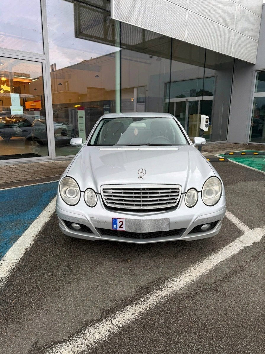 Mercedes E200 2007’, Auto's, Mercedes-Benz, Parkeerassistent, Achterwielaandrijving, Zwart, Leder