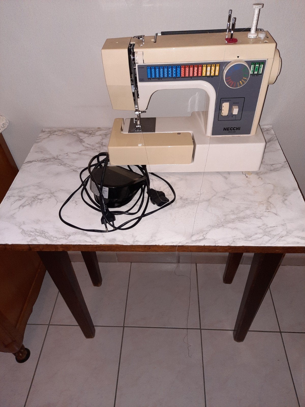 Naaimachine Necchi, Enlèvement, Machine à coudre