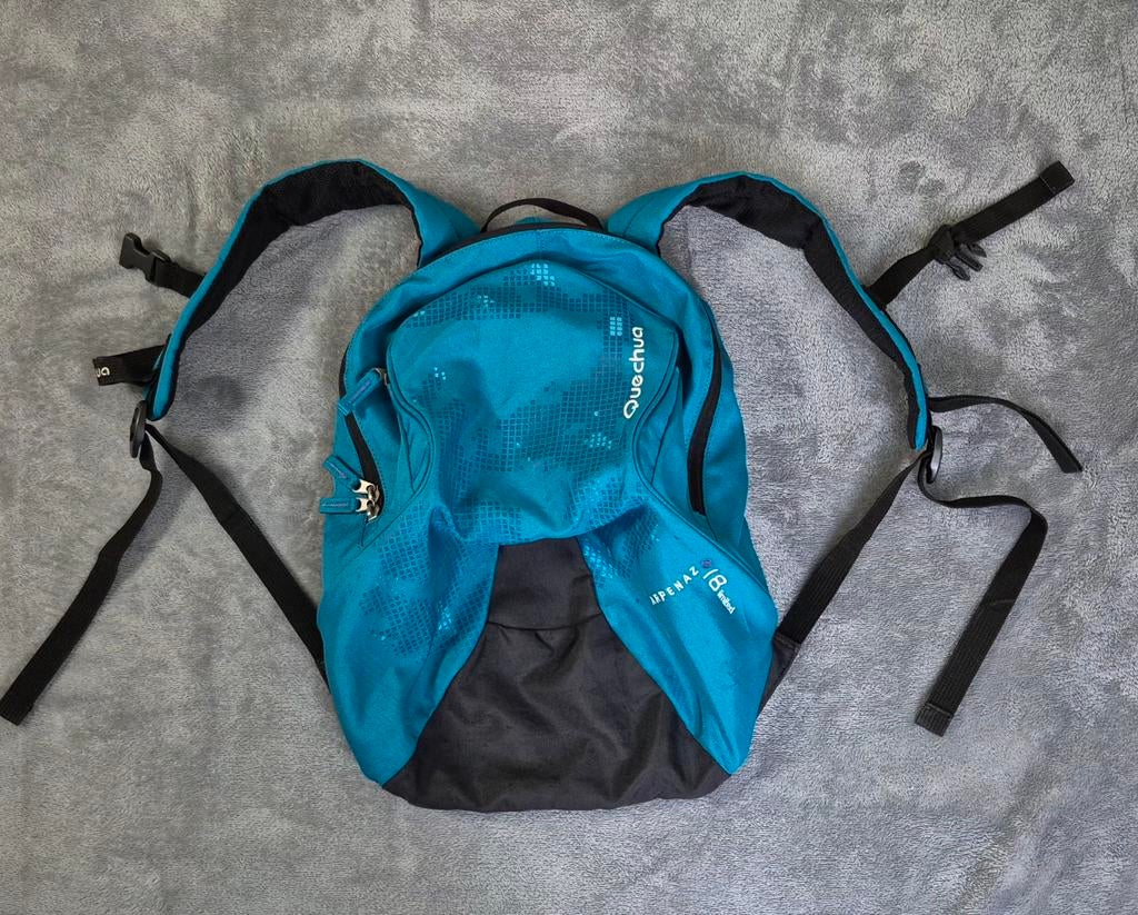 Quechua Arpenaz 10L rugzak - Blauw/Zwart - Zeer goede staat, Verzenden, Gebruikt, Overige merken