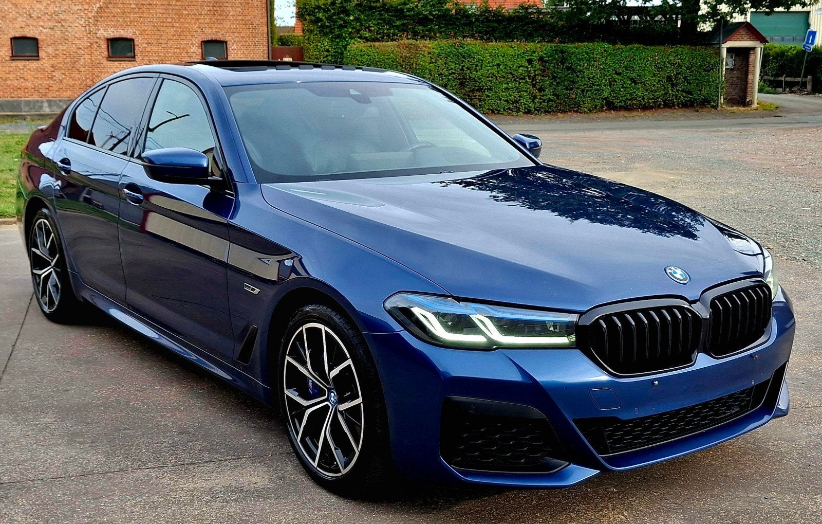 BMW 545e xDrive M Première Classe | M Sport Pro | Toit ouver, Autos, BMW, Cuir, Euro 6, Entreprise, Entretenue par le concessionnaire