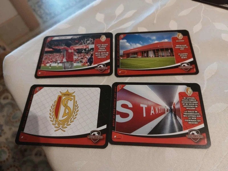 4 Voetbalkaarten / Megakicks / Standard de Liège, Collections, Articles de Sport & Football, Enlèvement ou Envoi, Comme neuf, Affiche, Image ou Autocollant