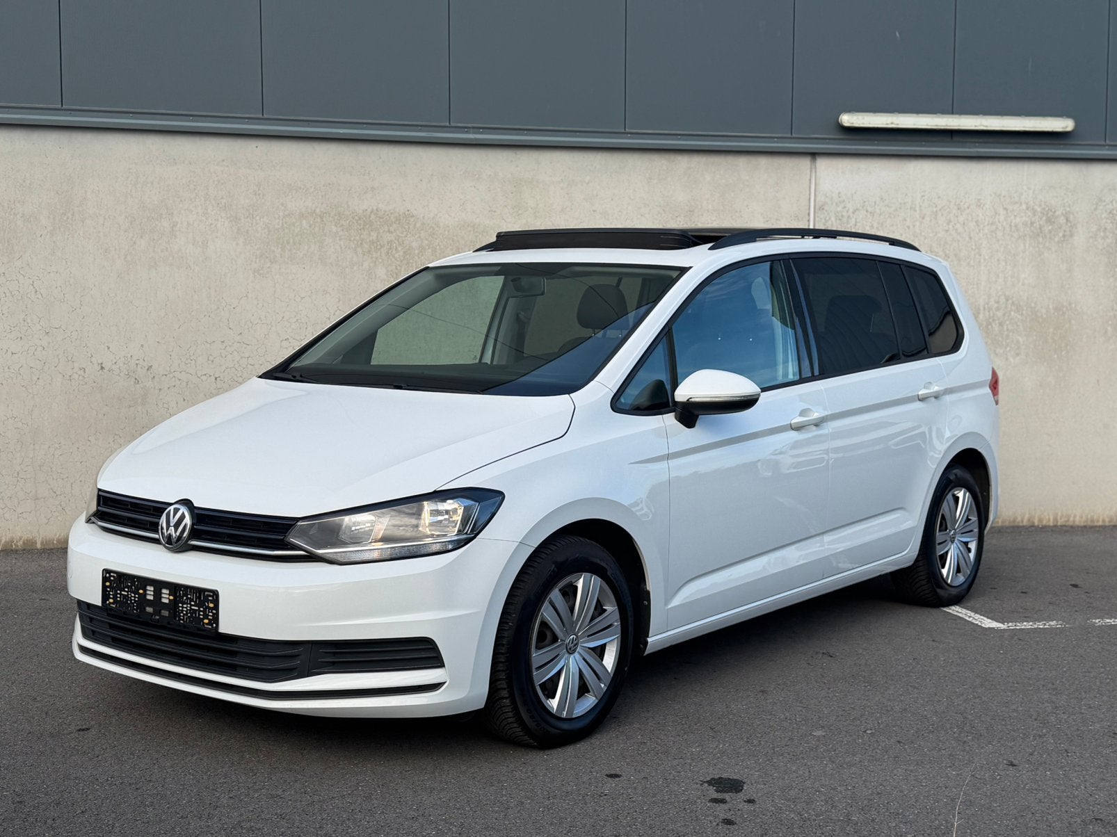 volkswagen touran ( benzine/2017), Auto's, Particulier, Airconditioning, Touran, Te koop