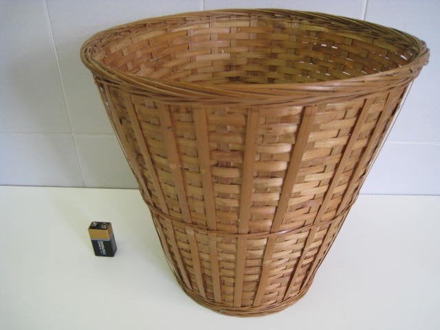 Rieten mand of vuilbakje, H 27cm, in perfekte staat!!, Huis en Inrichting, Woonaccessoires | Schalen en Manden, Ophalen, Mand