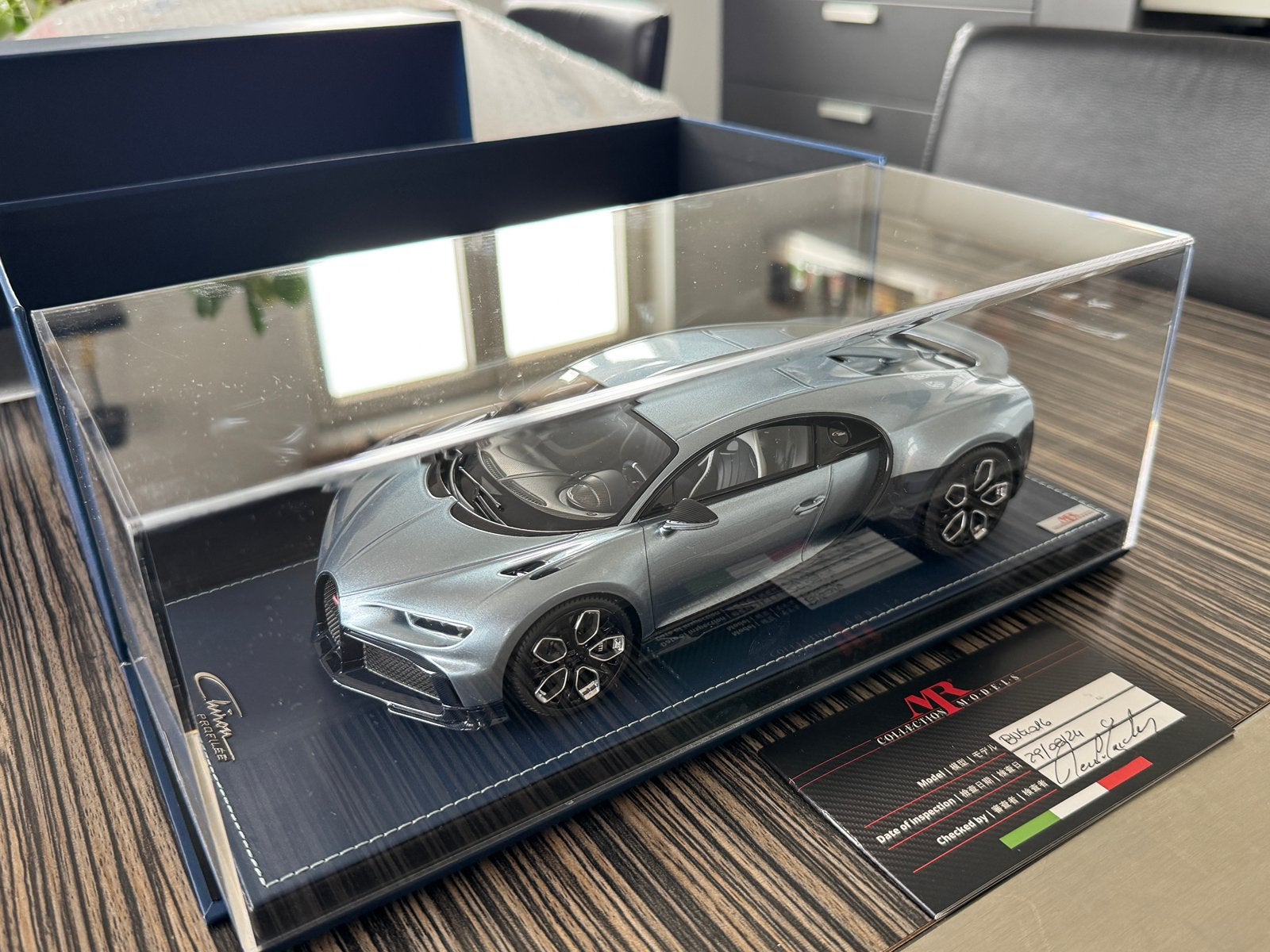 MR Models Bugatti chiron profilee 1:18, Enlèvement, Neuf