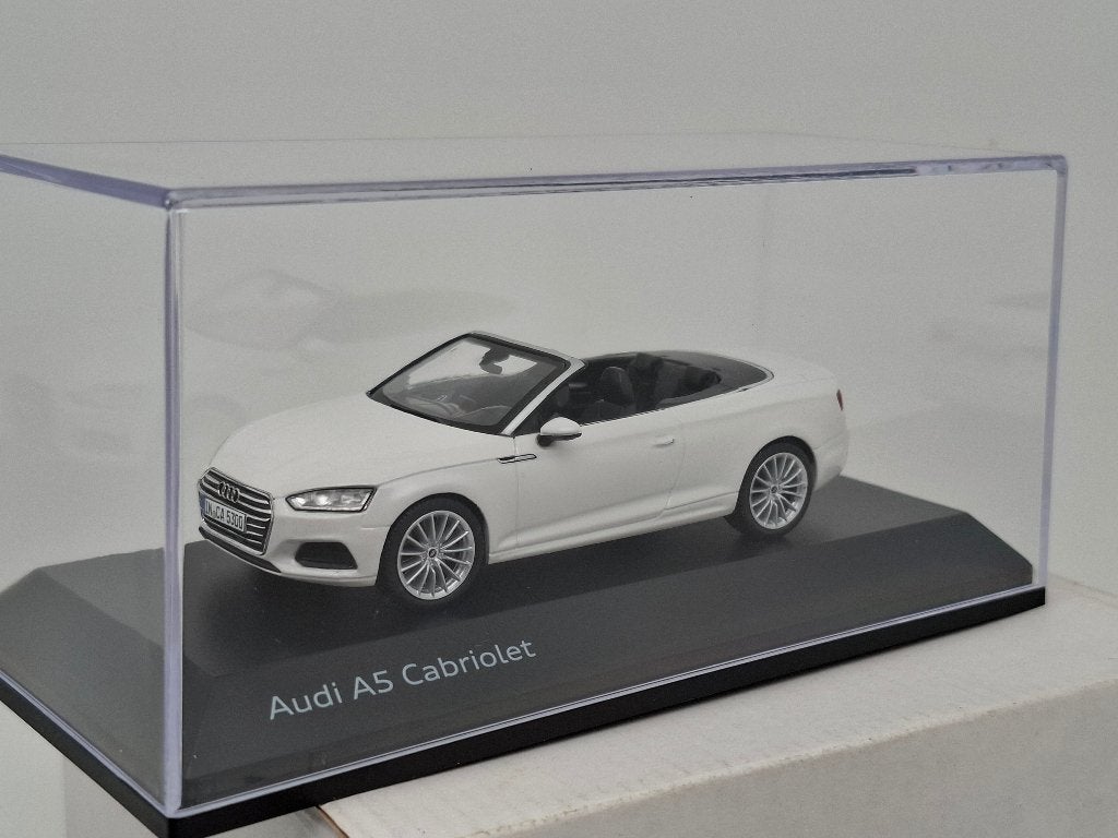 Audi A5 cabriolet "Tofana White" - 1/43, Hobby en Vrije tijd, Modelauto's | 1:43, Zo goed als nieuw, Auto, Overige merken, Verzenden