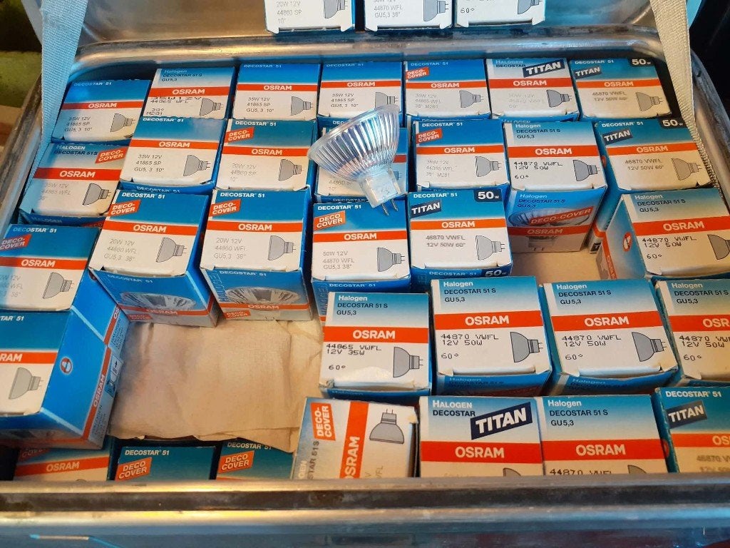 1 lot de 170 spots halogène 12 volts à Baïonnettes, Enlèvement, Neuf, Moins de 50 watts, Autres types