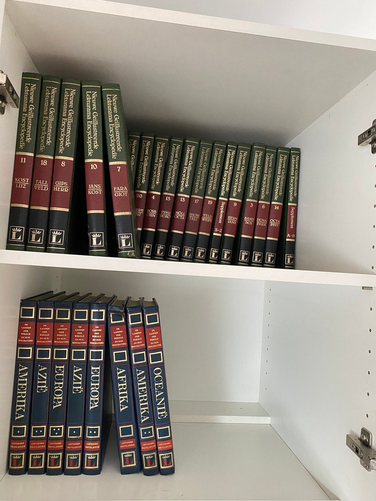 Diverses encyclopédies, Livres, Encyclopédies, Enlèvement, Comme neuf