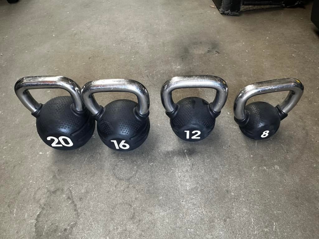 Escape Kettlebells 8kg,12kg,16kg,20kg, Sports & Fitness, Équipement de fitness, Enlèvement, Utilisé, Kettlebell