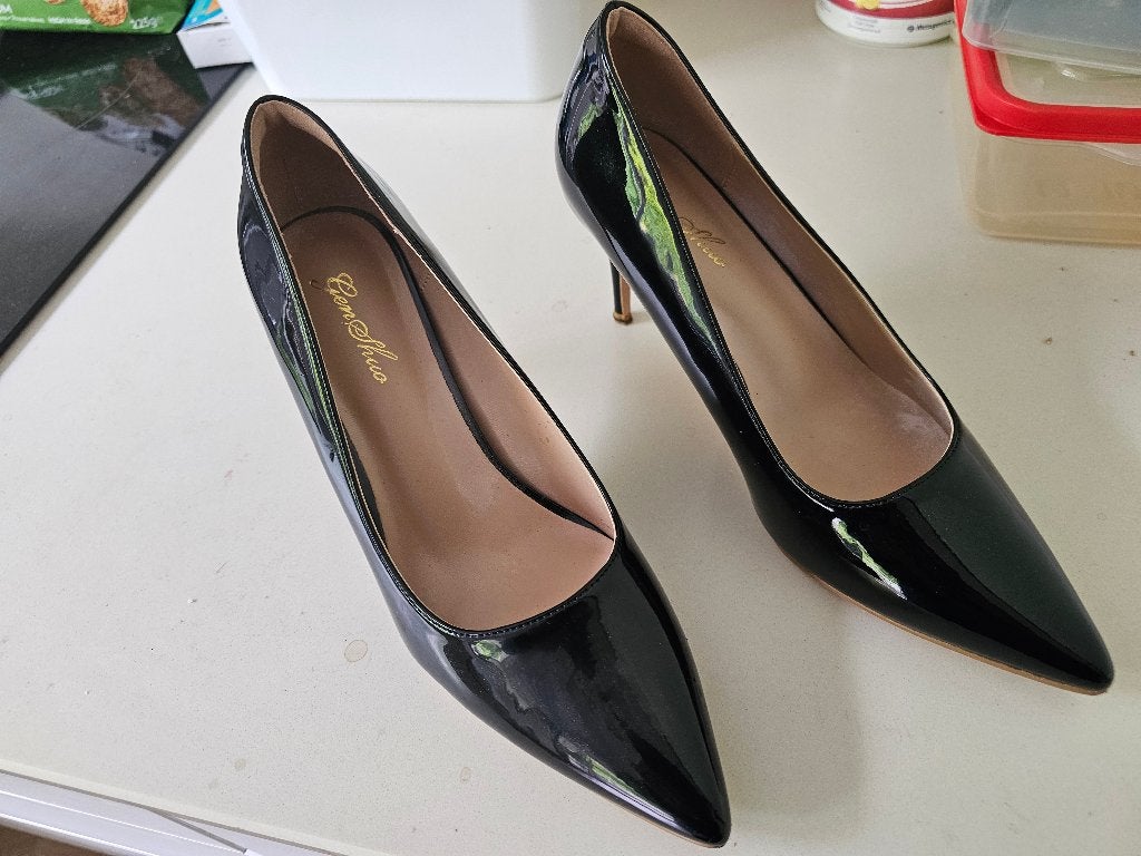 PAIRE D'ESCARPINS VERNIE NOIRE POINTURE 39, Vêtements | Femmes, Chaussures, Escarpins, Comme neuf, Enlèvement, Noir