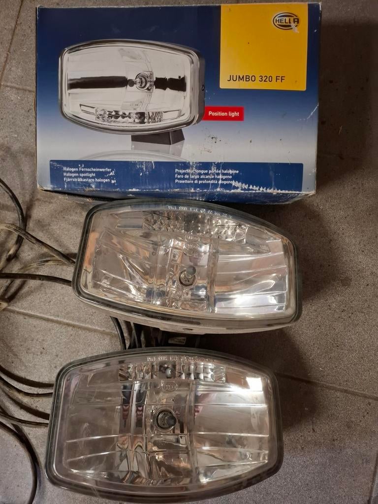 Hella Verstralers Jumbo 320FF met standlicht, Ophalen