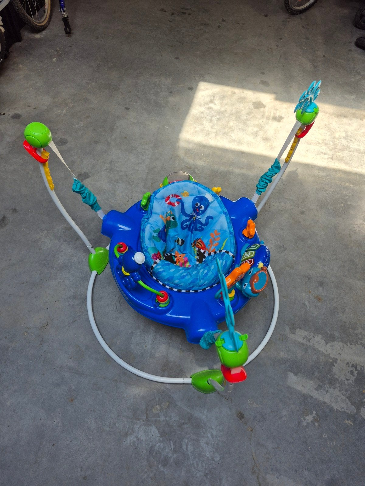 Babybedje kan boven een zwembad worden geplaatst, Ophalen, Gebruikt, Babygym, Met geluid
