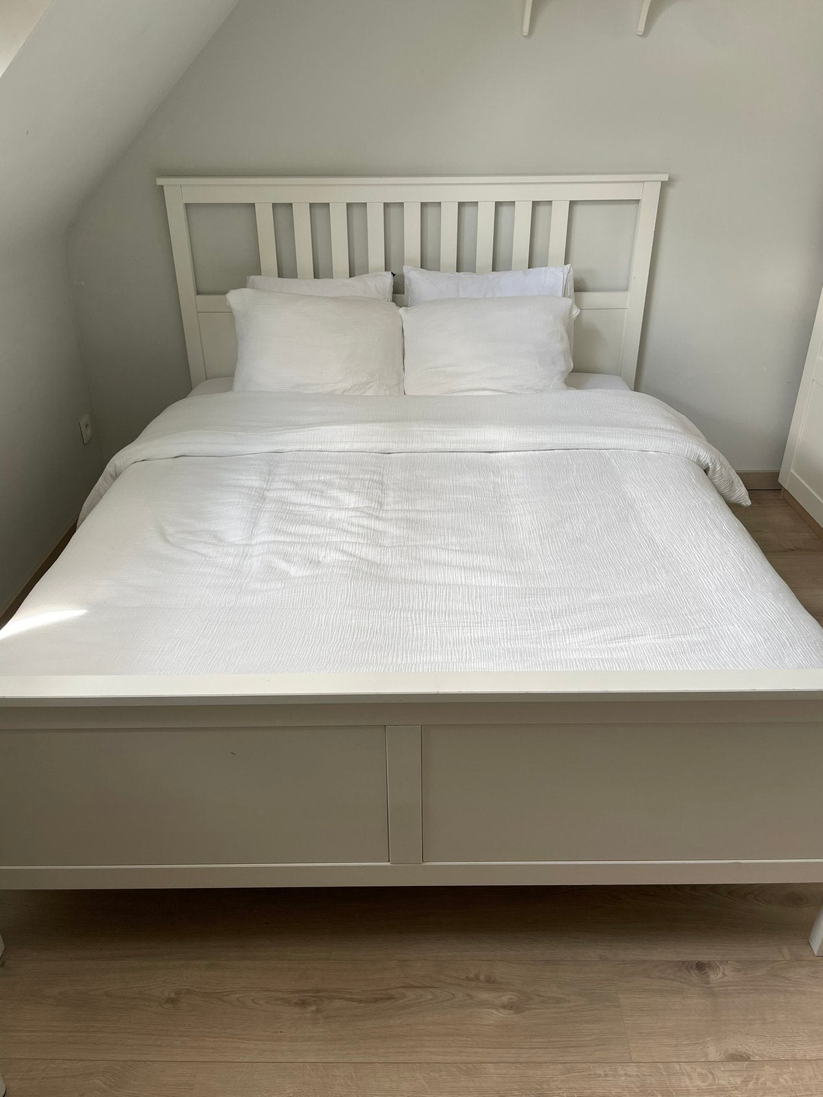 Bedframe Hemnes Ikea, Huis en Inrichting, Ophalen, Gebruikt, Wit, Tweepersoons