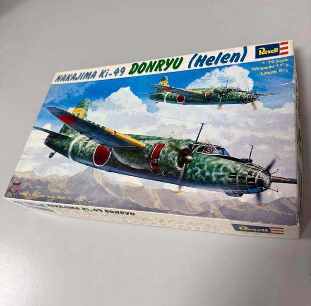 Nakajima Ki-49 Donryu Helen de Revell 1/72, vente 1973 h-102, Neuf, Enlèvement ou Envoi, Revell, 1:72 à 1:144