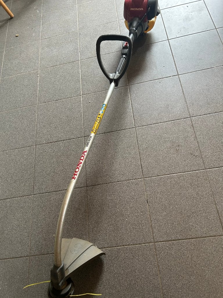 Honda bosmaaier  UMS425, Jardin & Terrasse, Débroussailleuses, Honda, Comme neuf, Enlèvement, 10 à 30 cm