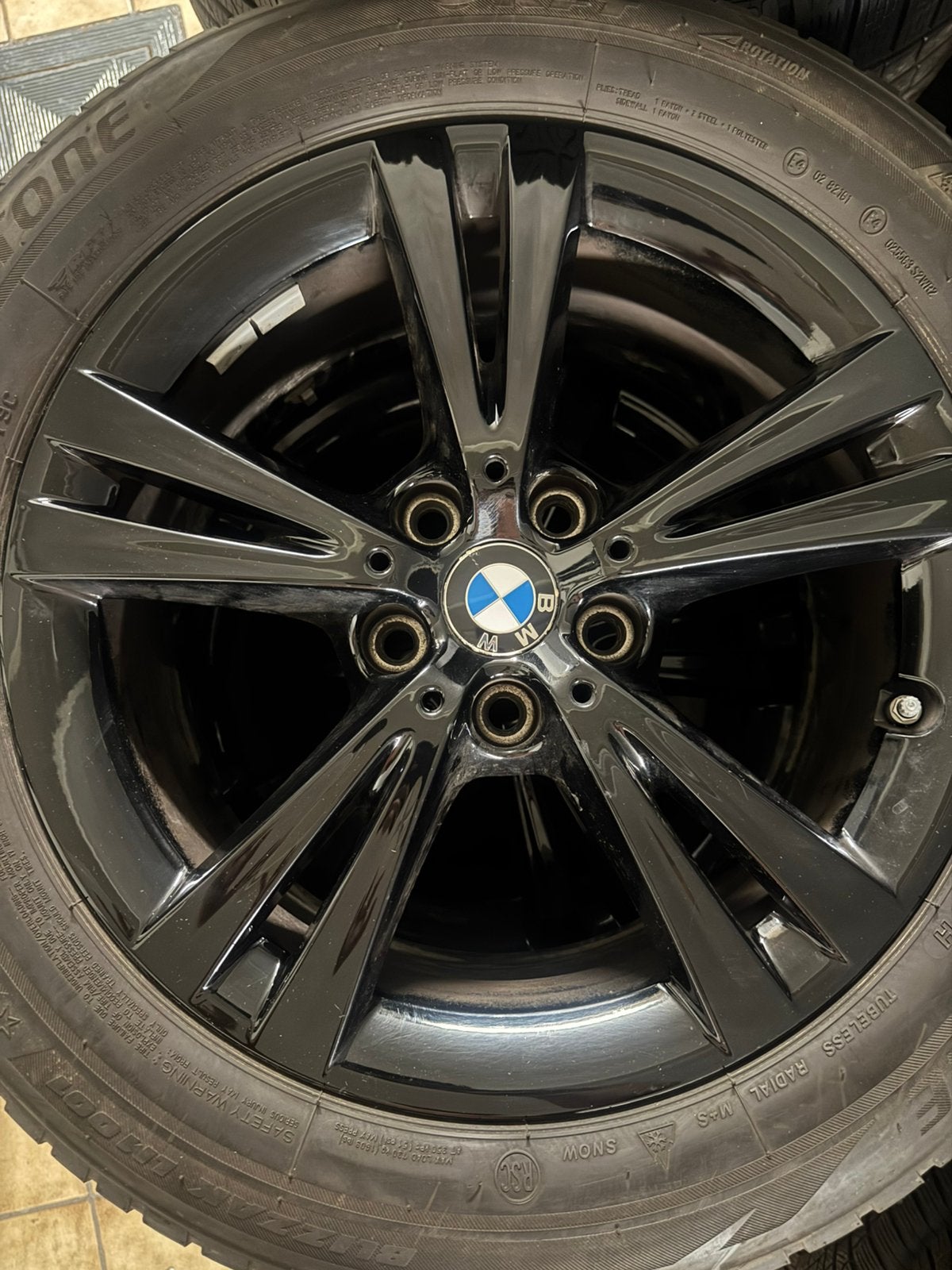 4 BMW 17" VELGEN + 4 WINTERBANDEN — X1 F48/X2 F39, Ophalen, 17 inch, Winterbanden, Band(en)