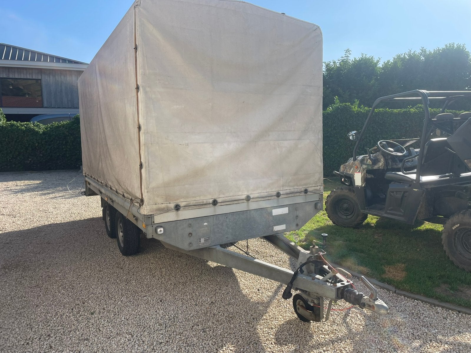 Gesloten aanhanger met dtevige huif, binnenmaat 405x185x185, Ophalen, Gebruikt