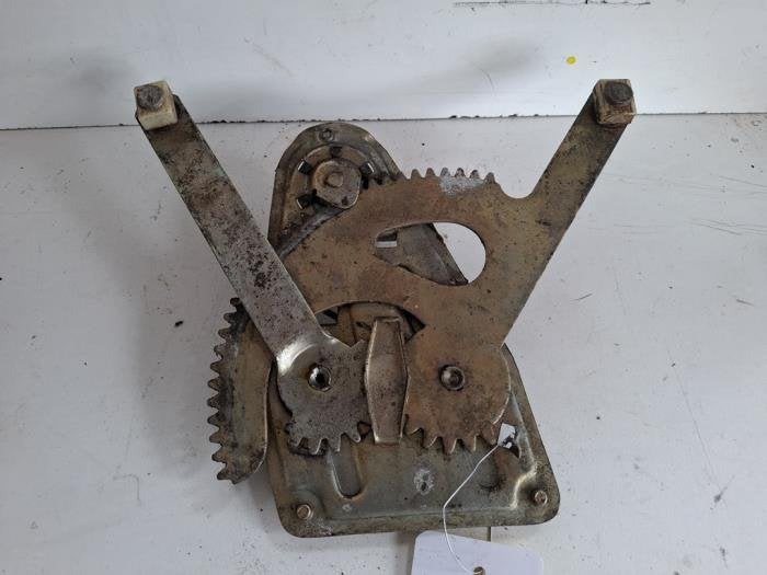 Mécanique vitre 4portes arrière gauche d'un Alfa Romeo Giu, -, 3 mois de garantie, Utilisé, Alfa Romeo