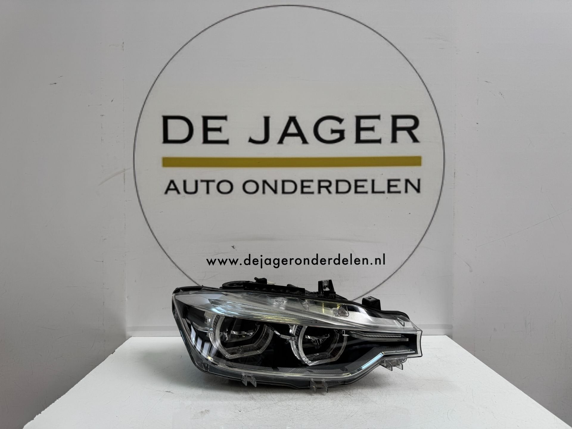 BMW F30 F31 LCI FACELIFT ADAPTIVE LED KOPLAMP RECHTS 7214802, Auto-onderdelen, Petuelring 130
80788  Munich, DE, Gebruikt, Info@bmw.de