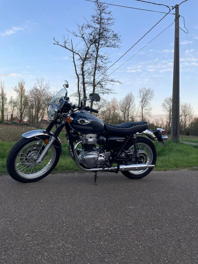 Prachtige Kawasaki W800 te koop!, Motos, Motos | Kawasaki, Tourisme, Occasion, 2 cylindres, Particulier