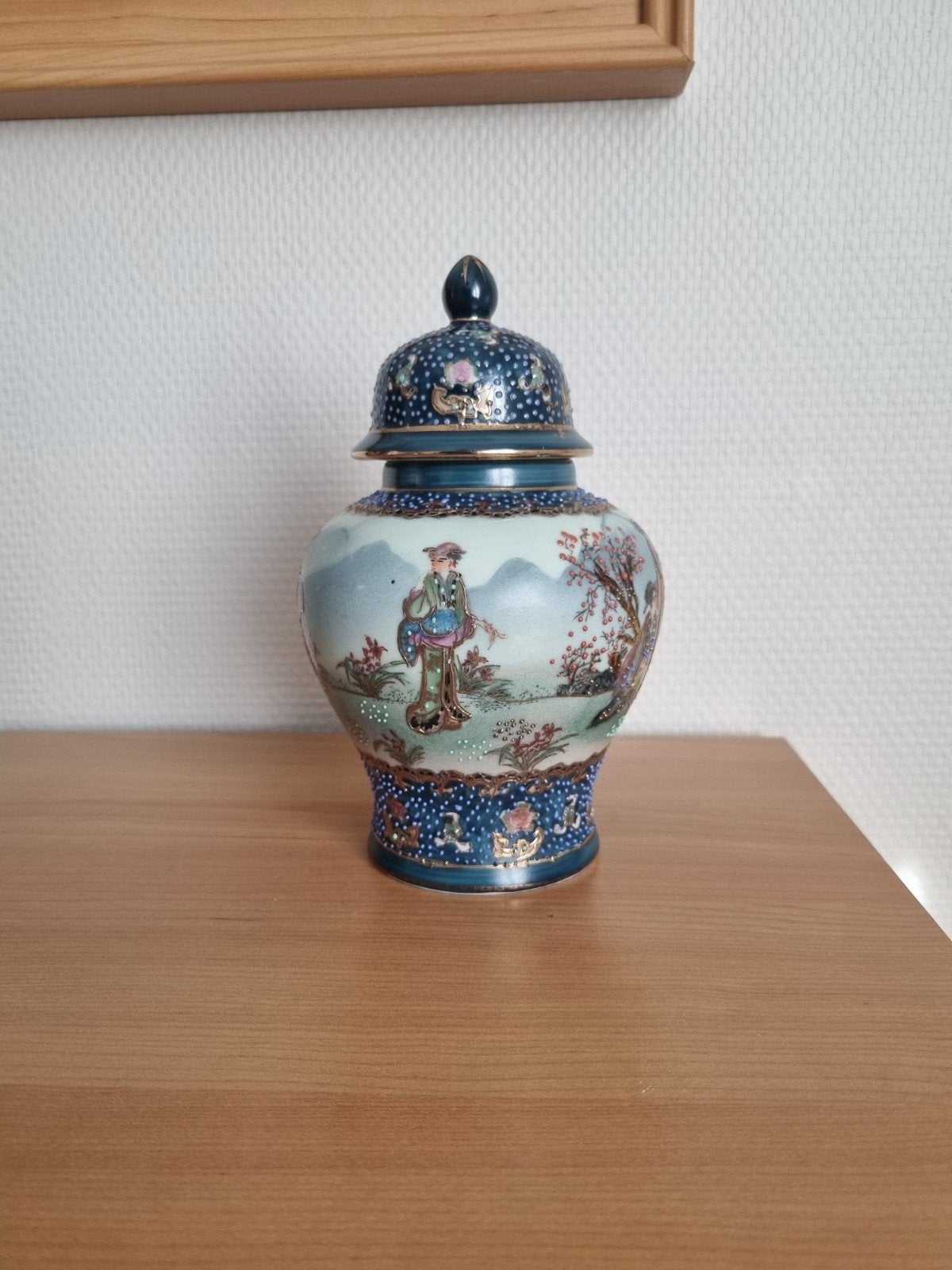 Oud Aziatisch vaas, Ophalen