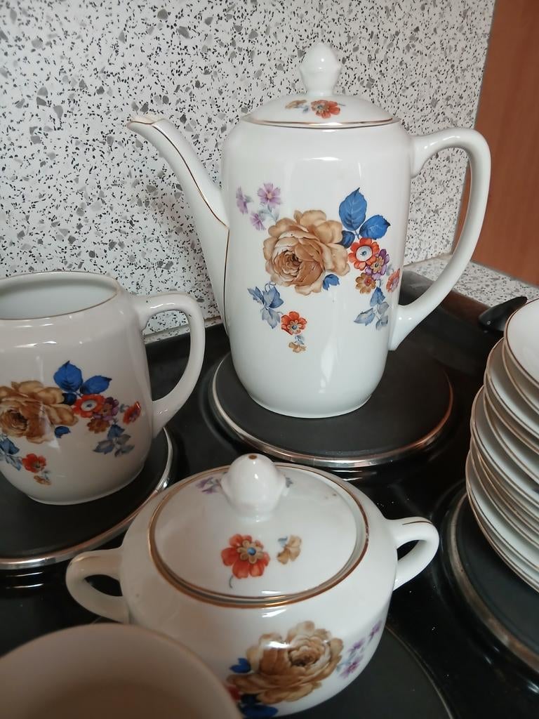 Oud koffieservies compleet, Ophalen