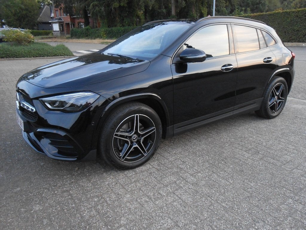 PRACHTIGE MERCEDES GLA AMG LINE/STAR EDITION. FULL OPTION!!, Auto's, Dealer onderhouden, 5 deurs, SUV of Terreinwagen, Te koop