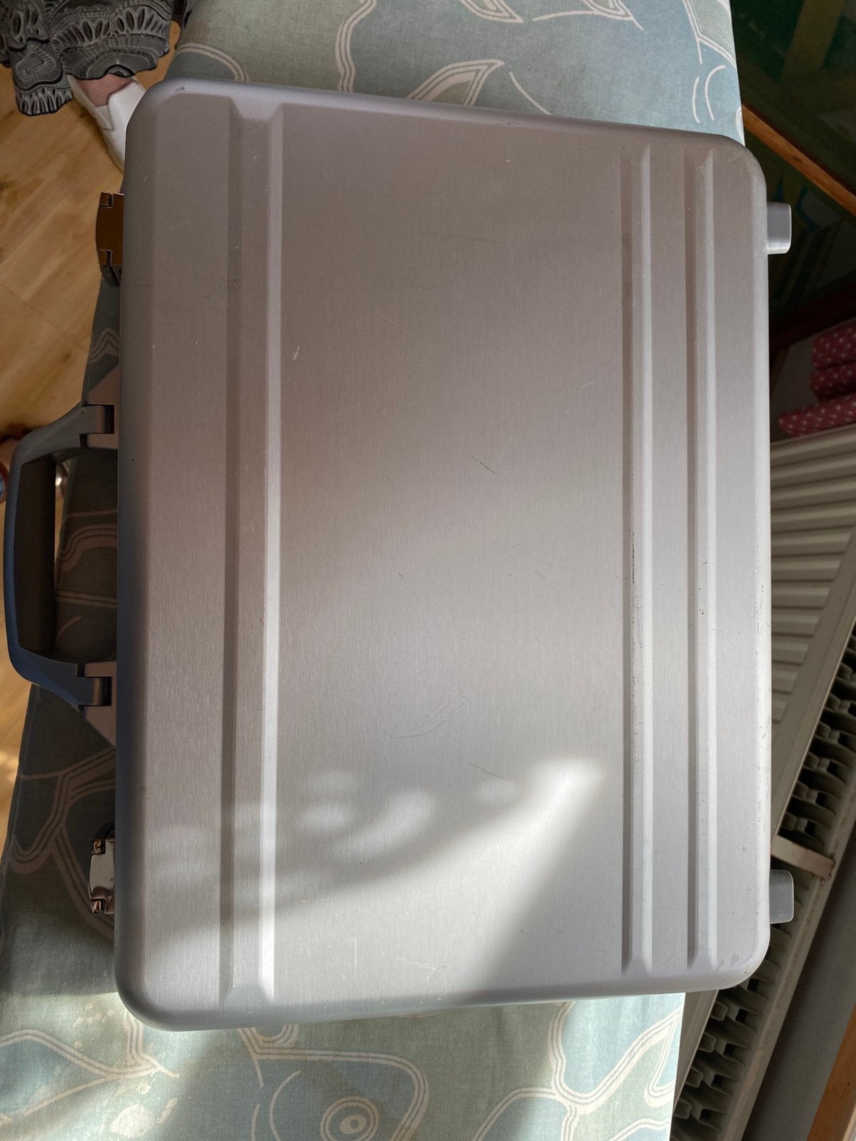 À vendre sacoche pour ordinateur, Computers en Software, Laptoptassen, Ophalen of Verzenden, Zo goed als nieuw, Zwart, Handvat