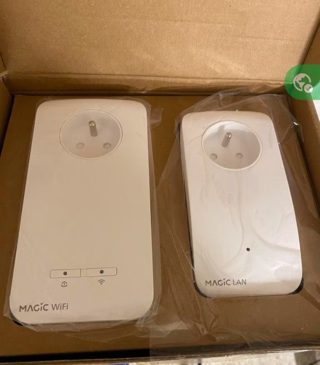 2 boîtes cpl magic 2 wifi voo, Enlèvement ou Envoi