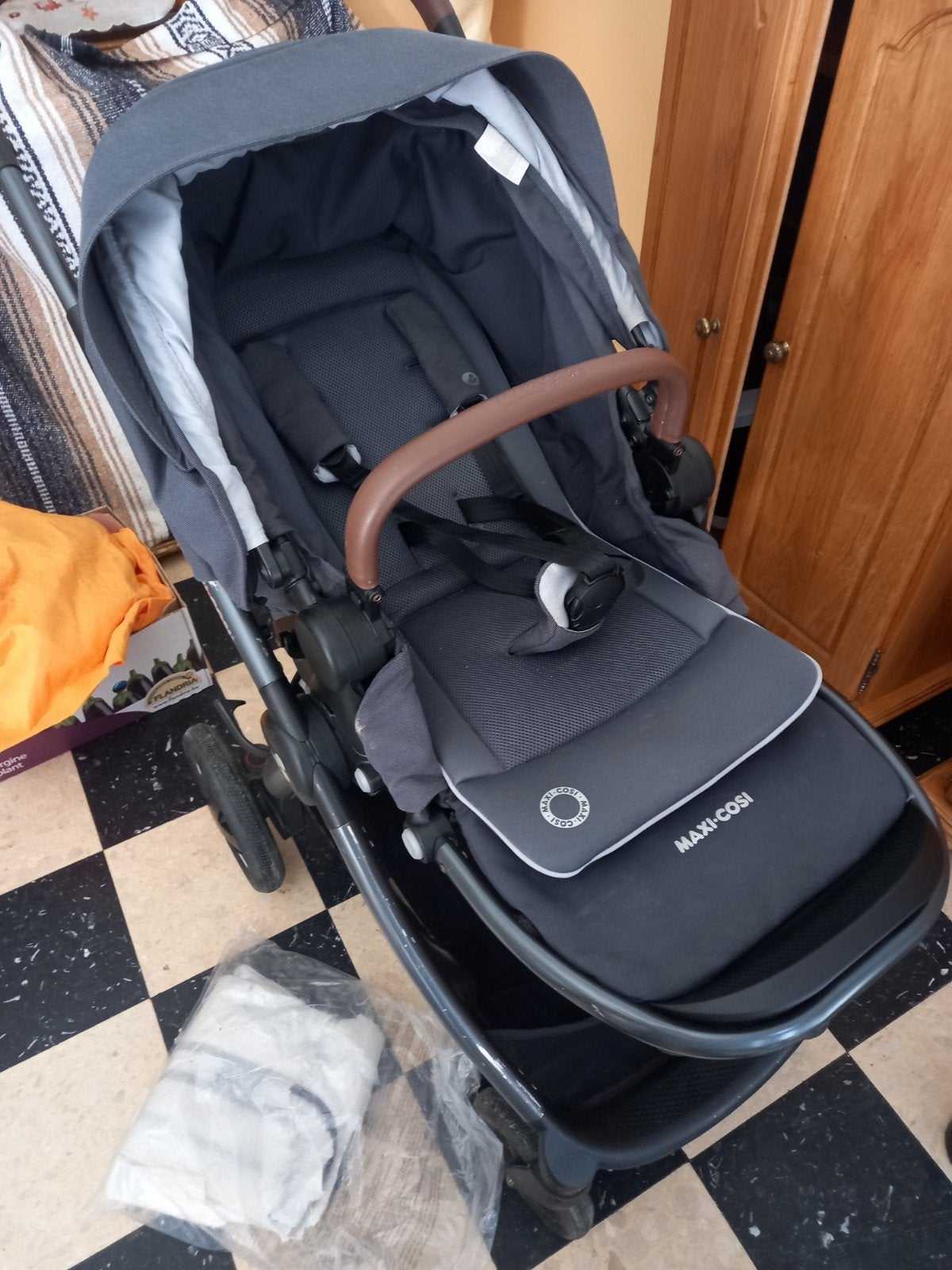 poussette enfant la marque maxi cosi, Enlèvement