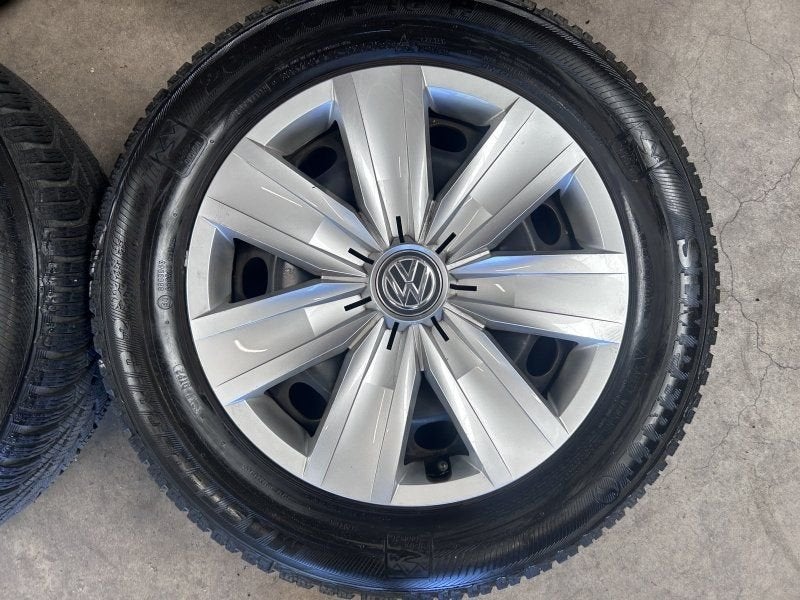 16 inch originele velgen + wieldoppen + winterbanden Volkswa, Pneus et Jantes, Pneus hiver, 16 pouces, -