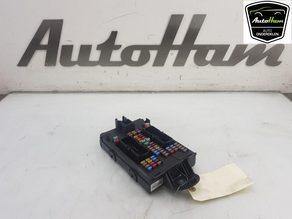 BOITIER FUSIBLES Volvo XC90 II (|32142591|), Utilisé, Volvo