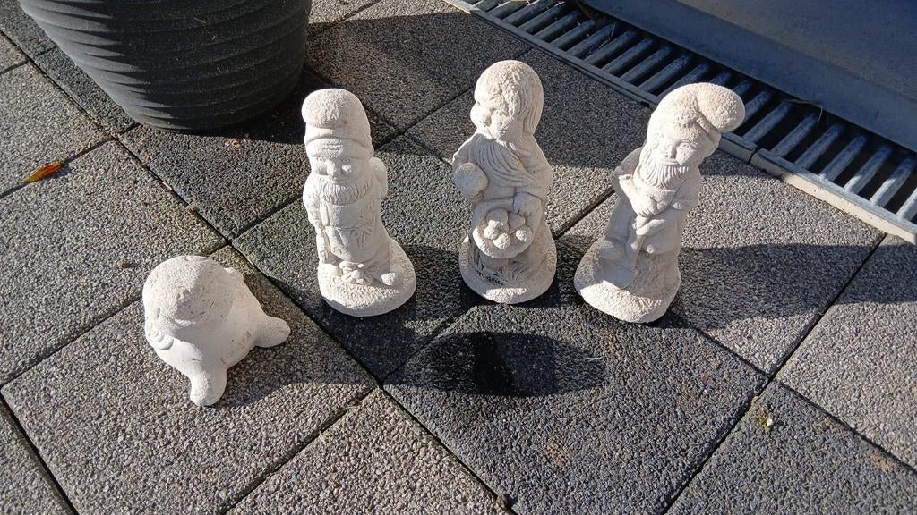 Statuette pour le jardin, Enlèvement