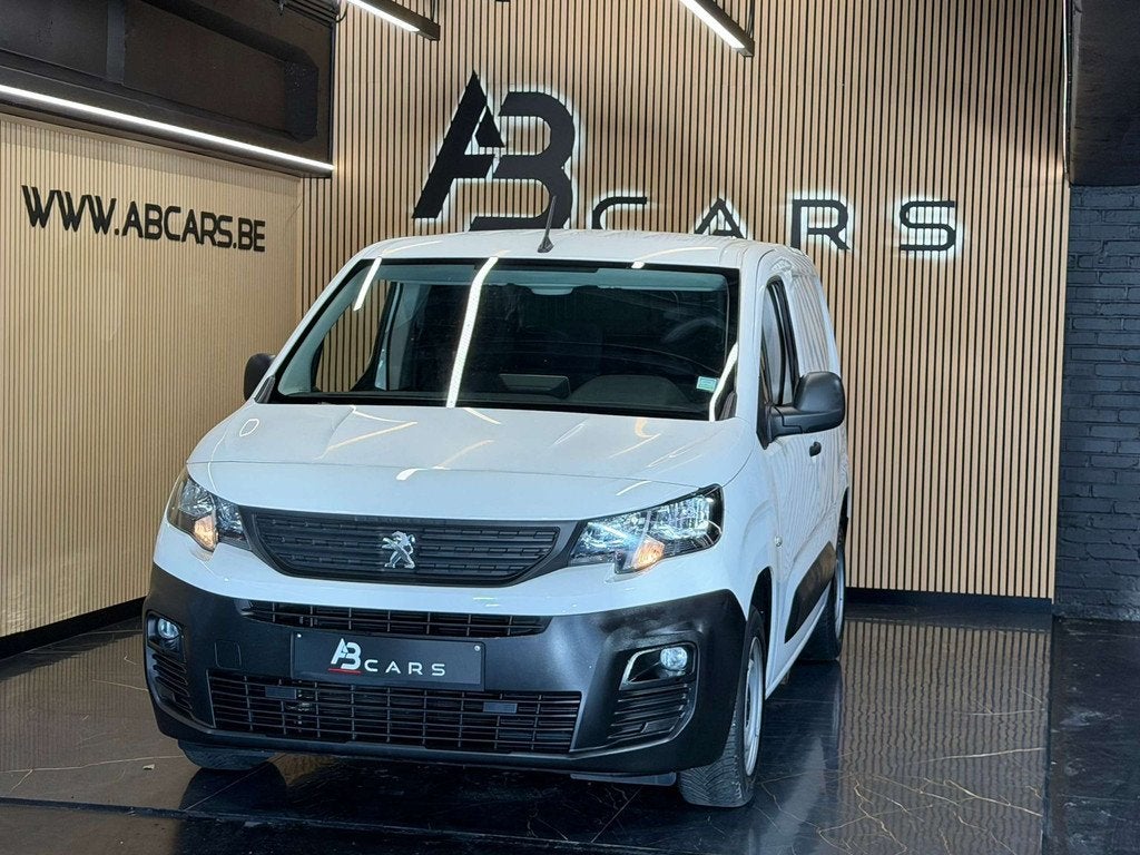 Peugeot Partner 1.5 BlueHDi L1 * GARANTIE 12 MOIS * 1ER PROP, Auto's, 75 kW, Stof, Gebruikt, 4 cilinders