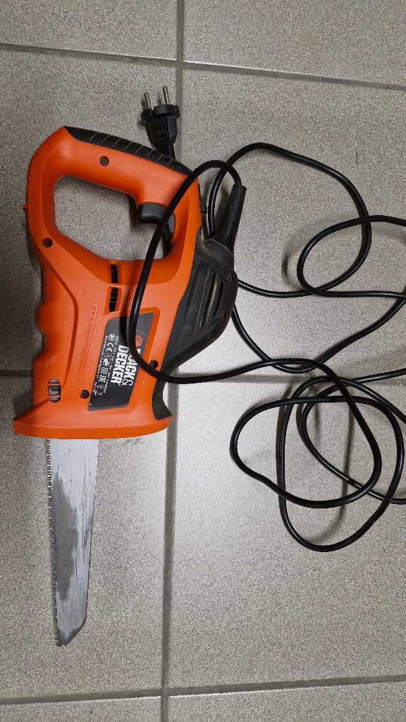 Black&Decker elektrische handzaag, Doe-het-zelf en Bouw, Gereedschap | Zaagmachines, Gebruikt, Reciprozaag, Minder dan 600 watt